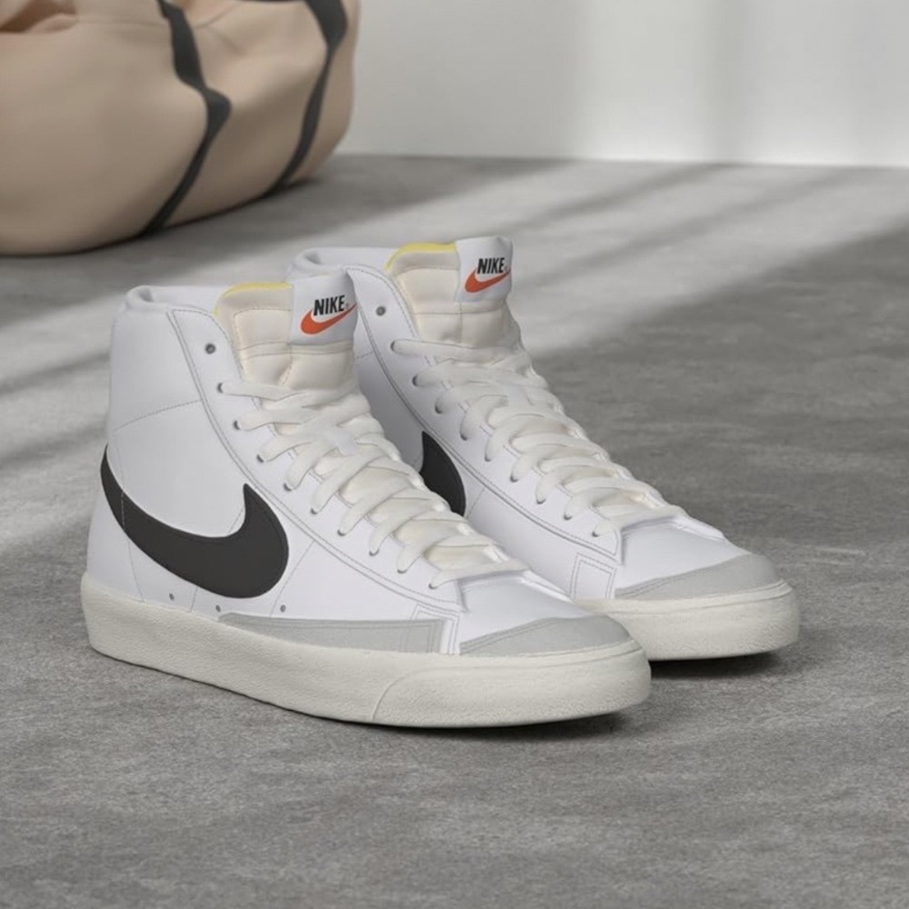 Nike shoes high top men's size 13 Blazer Mid 77 Vintage White Black sneakers